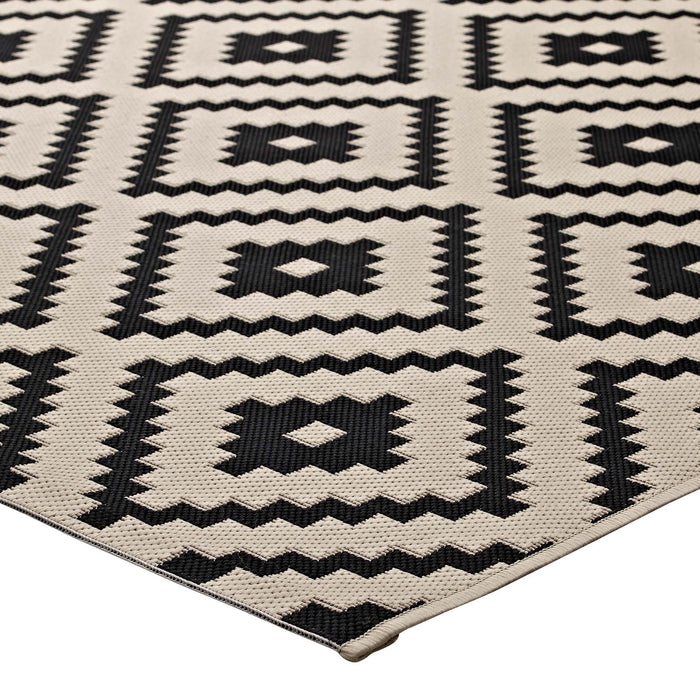 Perplex Geometric Diamond Trellis Indoor and Outdoor Area Rug