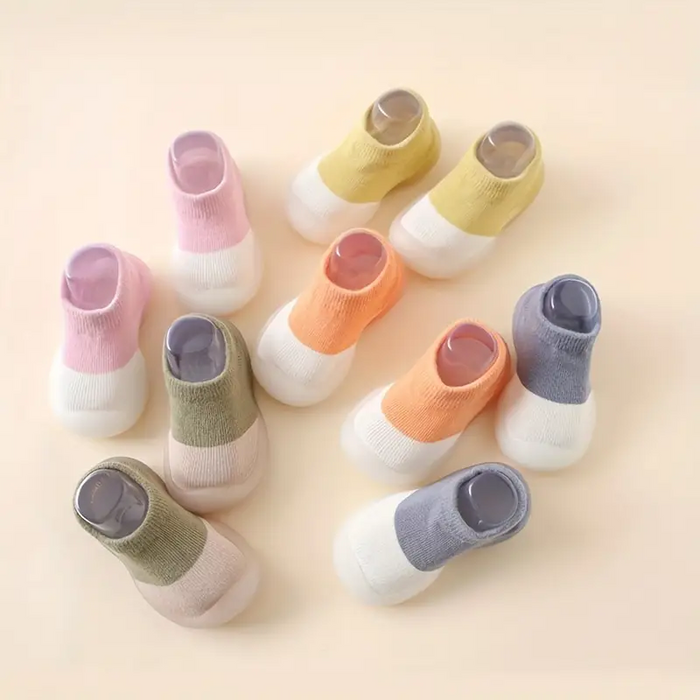 Flexible barefoot sneakers, lightweight design